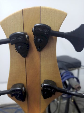 Wreck bas gitara
